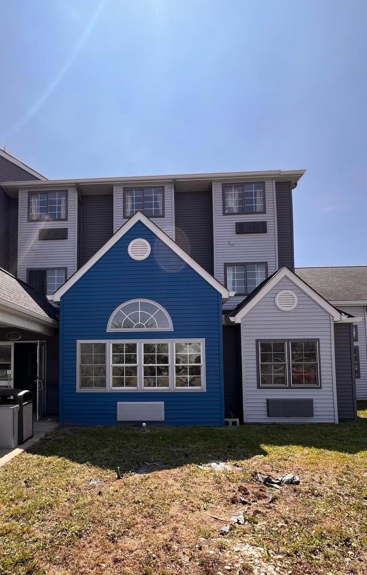 Blisspoint Inn & Suites, Northwood Exterior photo
